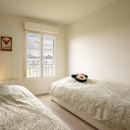 Appartement Magic Garden 6 Personnes Parking Prive A 20m Du Rer Serris